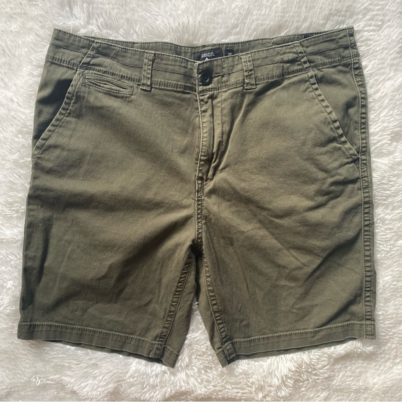 Other - UNION SEA/WA casual cargo shorts - dark army olive green